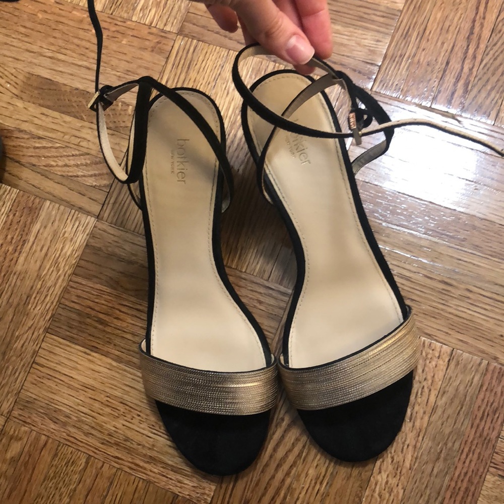 Ankle strap black sandals